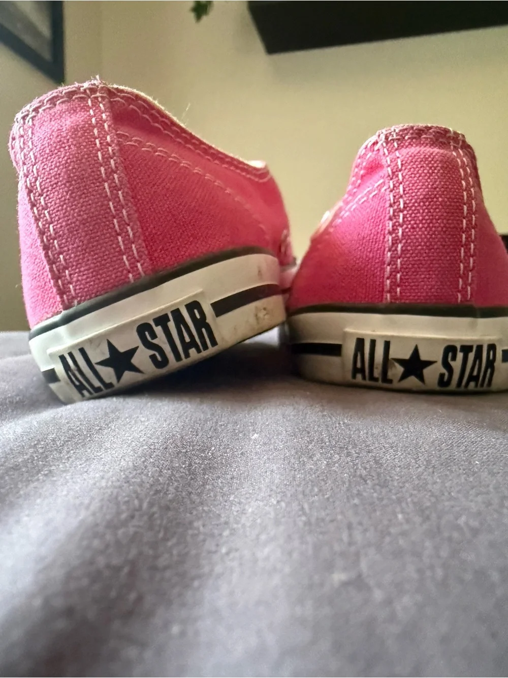 Hot pink converse. Low top. Size 7 woman. Good condition - Picture 5 of 5
